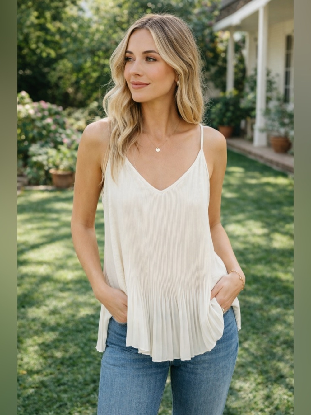Banana Republic Cream Pleated Sleeveless Top